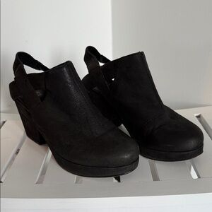 Eileen Fisher Black Leather Mules